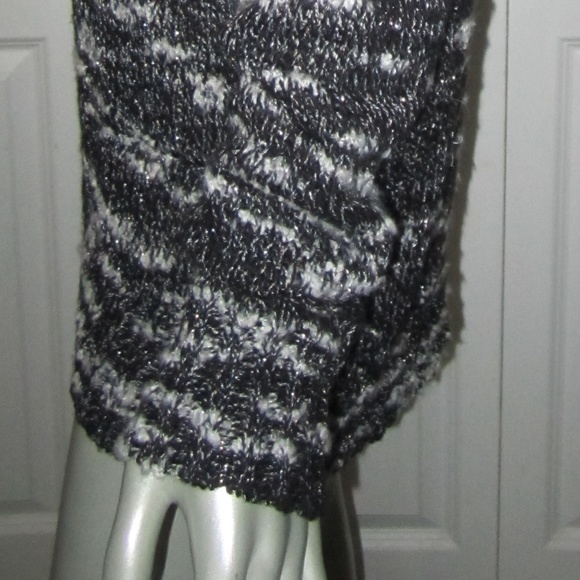 EILEEN FISHER Black/White Long Sweater Medium NWT - Picture 3 of 6